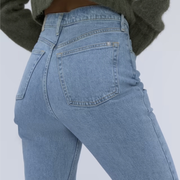 Everlane Original Cheeky Jean in Stone-washed Sky - Picture 4 of 16